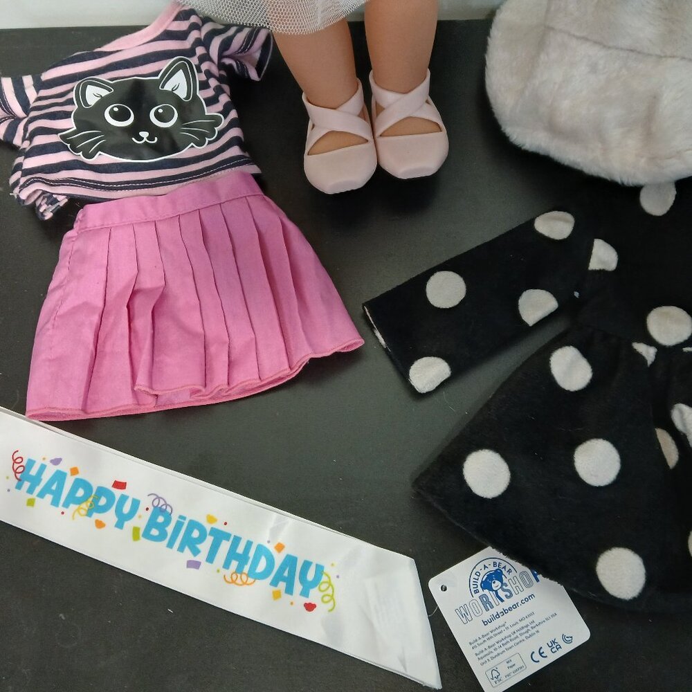 Out Generation 18 inch doll with accessories - Picture 4 of 8